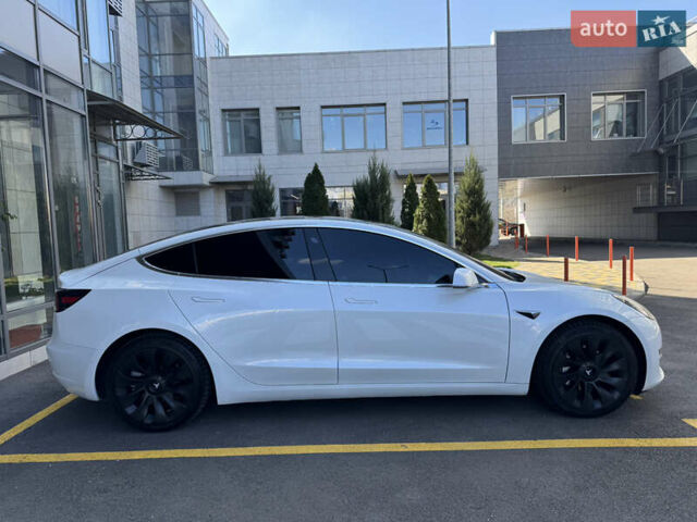 Белый Тесла Модель 3, объемом двигателя 0 л и пробегом 60 тыс. км за 19500 $, фото 13 на Automoto.ua