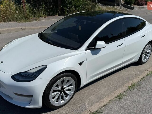 Білий Тесла Модель 3, об'ємом двигуна 0 л та пробігом 153 тис. км за 16500 $, фото 2 на Automoto.ua