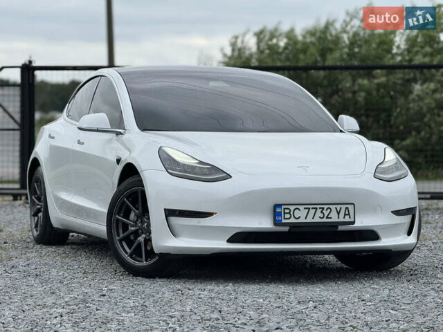 Білий Тесла Модель 3, об'ємом двигуна 0 л та пробігом 120 тис. км за 17500 $, фото 1 на Automoto.ua
