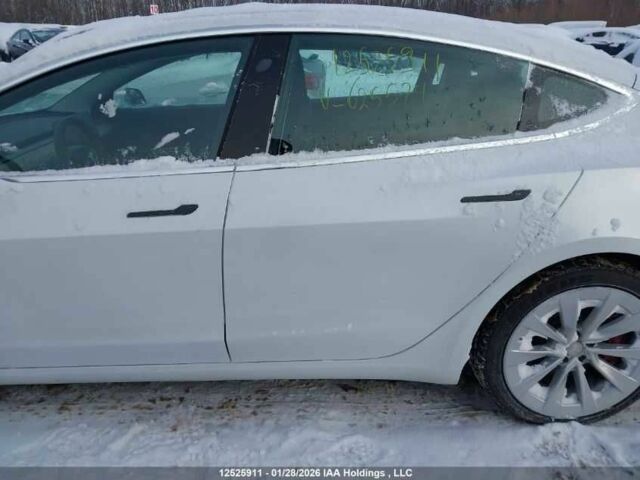 Белый Тесла Модель 3, объемом двигателя 0 л и пробегом 118 тыс. км за 10800 $, фото 11 на Automoto.ua