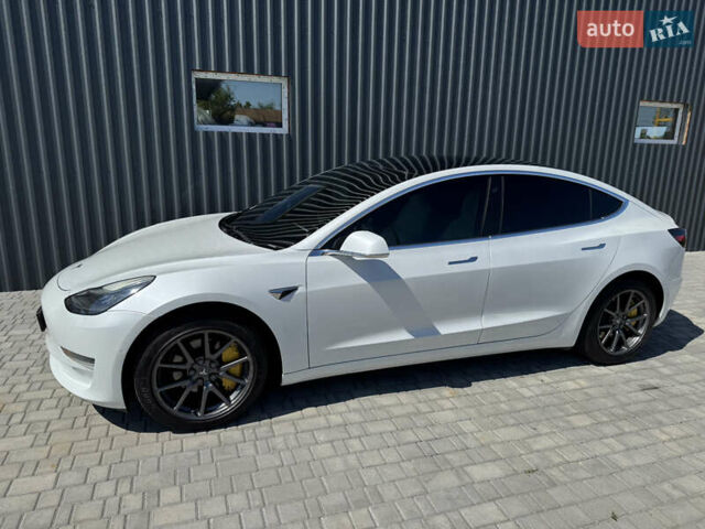 Белый Тесла Модель 3, объемом двигателя 0 л и пробегом 121 тыс. км за 18400 $, фото 27 на Automoto.ua