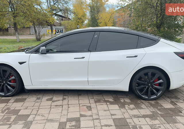 Белый Тесла Модель 3, объемом двигателя 0 л и пробегом 72 тыс. км за 25000 $, фото 8 на Automoto.ua