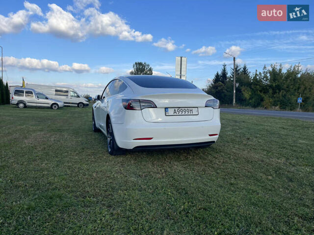 Білий Тесла Модель 3, об'ємом двигуна 0 л та пробігом 47 тис. км за 17700 $, фото 2 на Automoto.ua