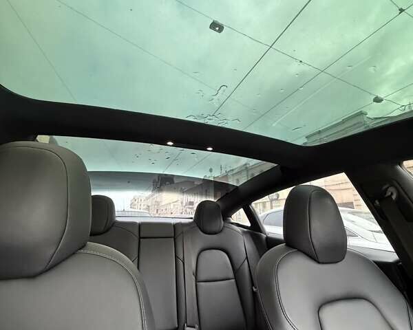 Білий Тесла Модель 3, об'ємом двигуна 0 л та пробігом 55 тис. км за 21800 $, фото 15 на Automoto.ua