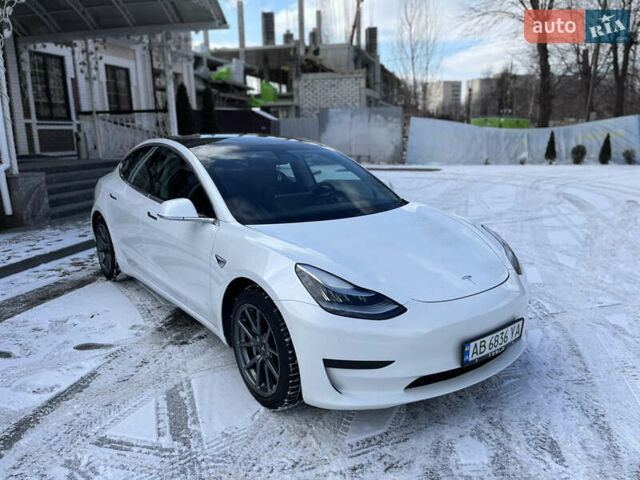 Белый Тесла Модель 3, объемом двигателя 0 л и пробегом 63 тыс. км за 19500 $, фото 15 на Automoto.ua