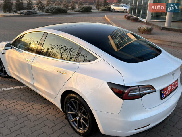 Белый Тесла Модель 3, объемом двигателя 0 л и пробегом 190 тыс. км за 17900 $, фото 7 на Automoto.ua