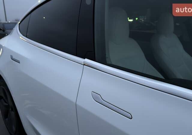 Білий Тесла Модель 3, об'ємом двигуна 0 л та пробігом 160 тис. км за 16000 $, фото 20 на Automoto.ua