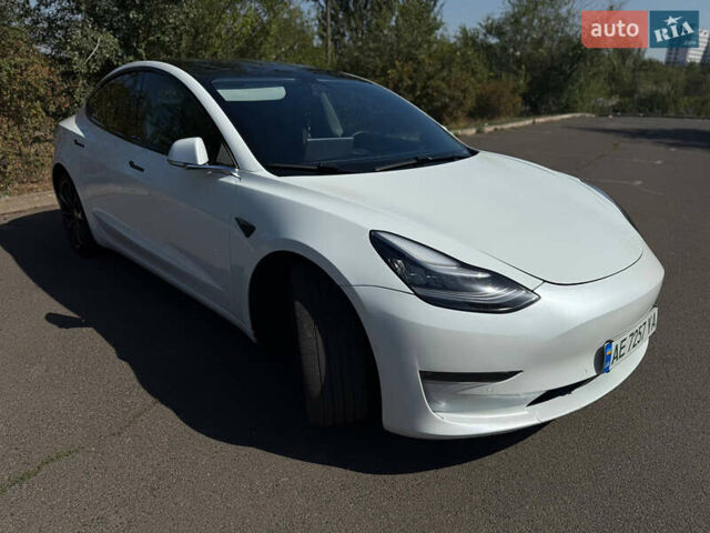 Білий Тесла Модель 3, об'ємом двигуна 0 л та пробігом 96 тис. км за 18800 $, фото 11 на Automoto.ua