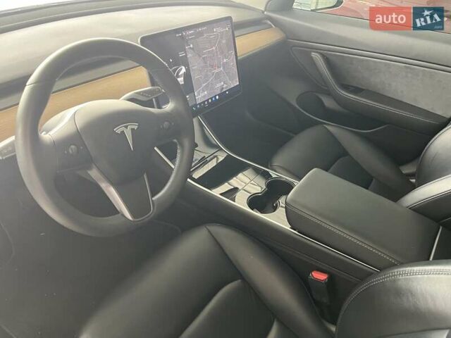 Білий Тесла Модель 3, об'ємом двигуна 0 л та пробігом 104 тис. км за 18500 $, фото 2 на Automoto.ua
