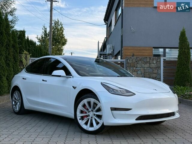 Белый Тесла Модель 3, объемом двигателя 0 л и пробегом 120 тыс. км за 15199 $, фото 1 на Automoto.ua