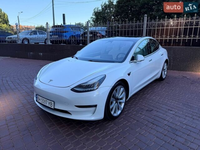 Белый Тесла Модель 3, объемом двигателя 0 л и пробегом 171 тыс. км за 17900 $, фото 5 на Automoto.ua