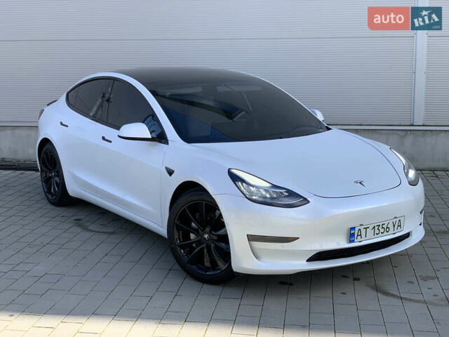 Тесла Модель 3 2020 у Івано-Франківську на Automoto.ua Білий Тесла Модель 3, об'ємом двигуна 0 л та пробігом 145 тис. км за 14850 $, фото 1 на Automoto.ua