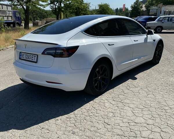 Білий Тесла Модель 3, об'ємом двигуна 0 л та пробігом 61 тис. км за 27000 $, фото 8 на Automoto.ua