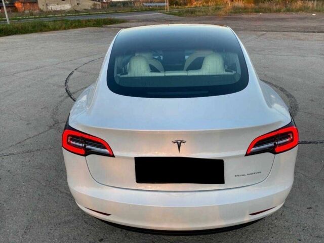 Белый Тесла Модель 3, объемом двигателя 0 л и пробегом 90 тыс. км за 12100 $, фото 4 на Automoto.ua