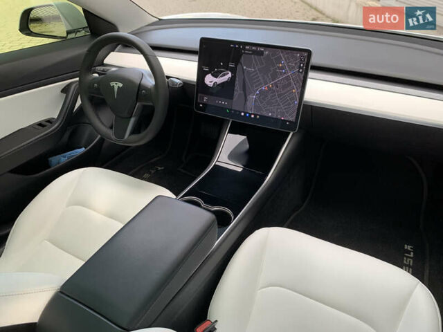 Тесла Модель 3 2020 у Івано-Франківську на Automoto.ua Білий Тесла Модель 3, об'ємом двигуна 0 л та пробігом 145 тис. км за 14850 $, фото 107 на Automoto.ua