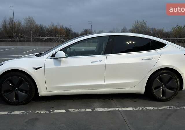 Білий Тесла Модель 3, об'ємом двигуна 0 л та пробігом 160 тис. км за 16000 $, фото 5 на Automoto.ua