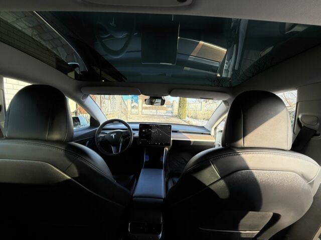 Білий Тесла Модель 3, об'ємом двигуна 0 л та пробігом 102 тис. км за 18500 $, фото 13 на Automoto.ua