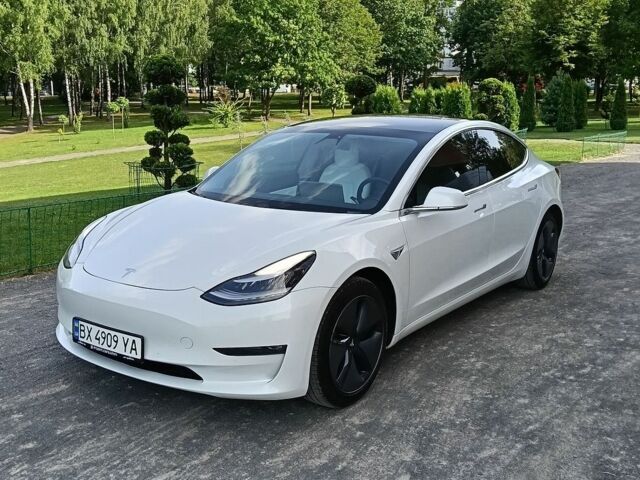 Белый Тесла Модель 3, объемом двигателя 0 л и пробегом 52 тыс. км за 16500 $, фото 13 на Automoto.ua