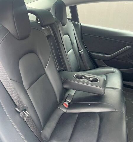 Білий Тесла Модель 3, об'ємом двигуна 0 л та пробігом 73 тис. км за 18200 $, фото 8 на Automoto.ua