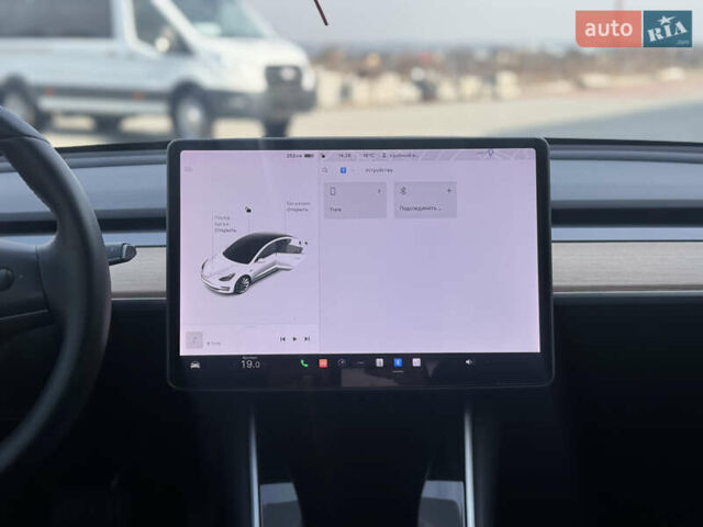 Белый Тесла Модель 3, объемом двигателя 0 л и пробегом 70 тыс. км за 15500 $, фото 25 на Automoto.ua