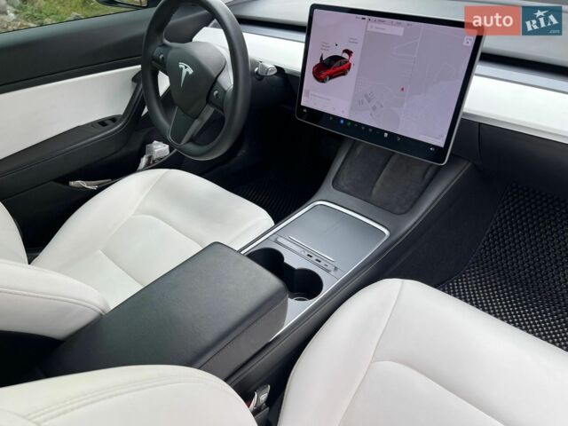Білий Тесла Модель 3, об'ємом двигуна 0 л та пробігом 81 тис. км за 16500 $, фото 34 на Automoto.ua