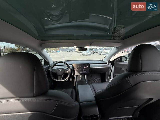 Білий Тесла Модель 3, об'ємом двигуна 0 л та пробігом 73 тис. км за 23850 $, фото 14 на Automoto.ua