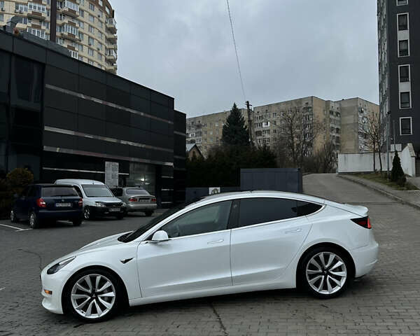 Білий Тесла Модель 3, об'ємом двигуна 0 л та пробігом 91 тис. км за 18500 $, фото 3 на Automoto.ua