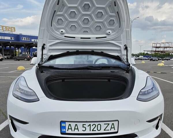 Білий Тесла Модель 3, об'ємом двигуна 0 л та пробігом 112 тис. км за 26800 $, фото 12 на Automoto.ua