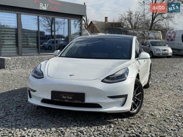 Белый Тесла Модель 3, объемом двигателя 0 л и пробегом 130 тыс. км за 17950 $, фото 5 на Automoto.ua