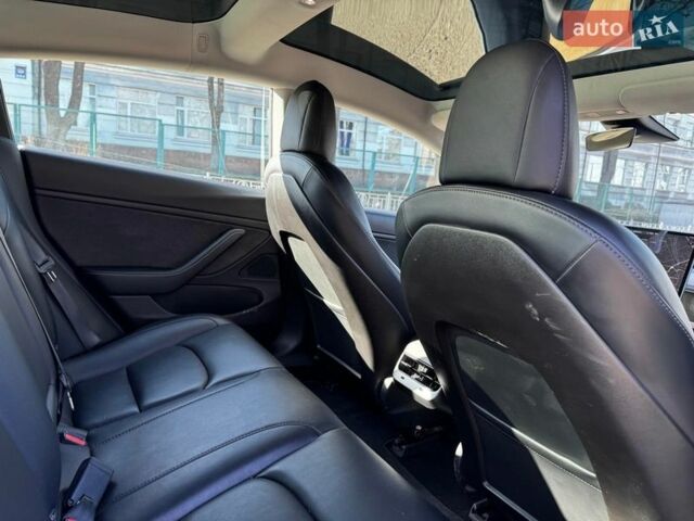 Белый Тесла Модель 3, объемом двигателя 0 л и пробегом 162 тыс. км за 18690 $, фото 26 на Automoto.ua