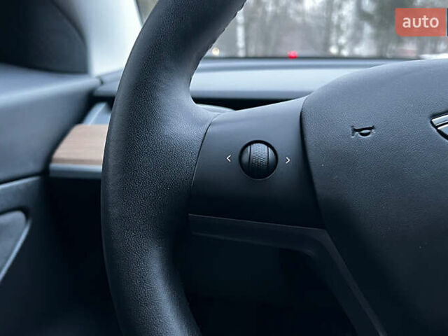 Белый Тесла Модель 3, объемом двигателя 0 л и пробегом 106 тыс. км за 19999 $, фото 10 на Automoto.ua