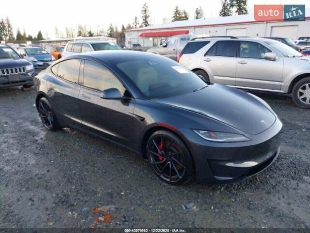 Белый Тесла Модель 3, объемом двигателя 1.98 л и пробегом 22 тыс. км за 16000 $, фото 12 на Automoto.ua