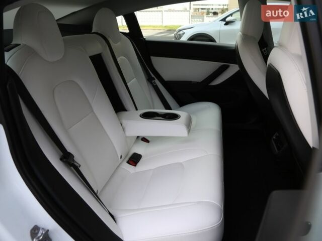 Белый Тесла Модель 3, объемом двигателя 0 л и пробегом 132 тыс. км за 24500 $, фото 10 на Automoto.ua