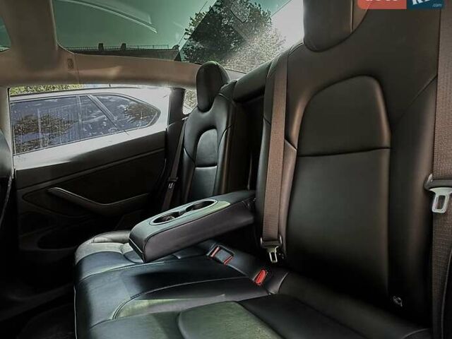 Тесла Модель 3 2020 в Киеве на Automoto.ua Белый Тесла Модель 3, объемом двигателя 0 л и пробегом 171 тыс. км за 19999 $, фото 17 на Automoto.ua