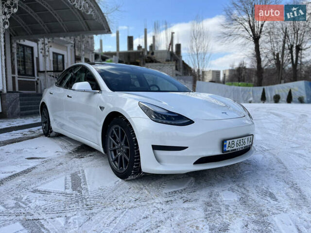 Белый Тесла Модель 3, объемом двигателя 0 л и пробегом 63 тыс. км за 19500 $, фото 16 на Automoto.ua