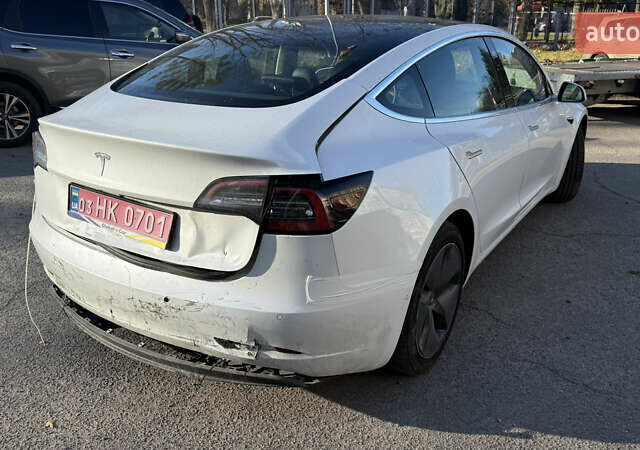 Білий Тесла Модель 3, об'ємом двигуна 0 л та пробігом 70 тис. км за 13900 $, фото 6 на Automoto.ua