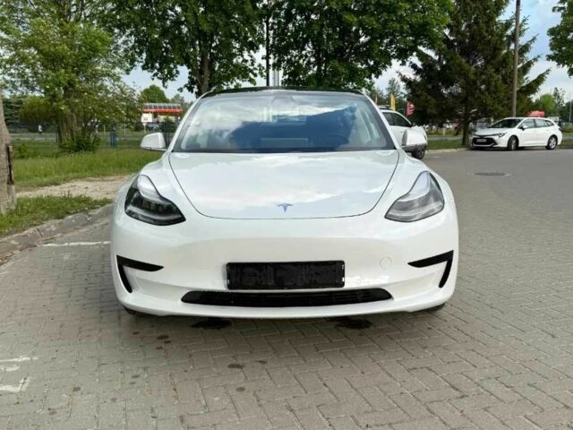 Білий Тесла Модель 3, об'ємом двигуна 0 л та пробігом 113 тис. км за 9800 $, фото 1 на Automoto.ua