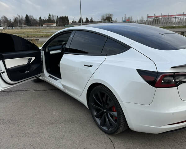 Білий Тесла Модель 3, об'ємом двигуна 0 л та пробігом 116 тис. км за 22000 $, фото 15 на Automoto.ua