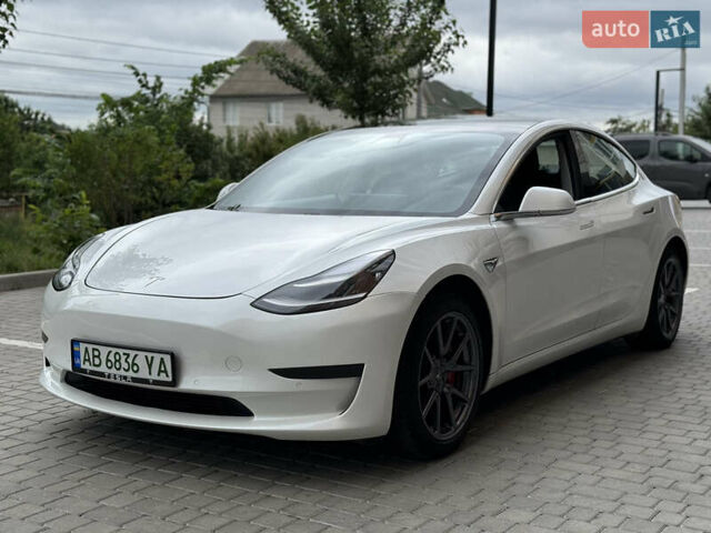 Белый Тесла Модель 3, объемом двигателя 0 л и пробегом 64 тыс. км за 17900 $, фото 11 на Automoto.ua