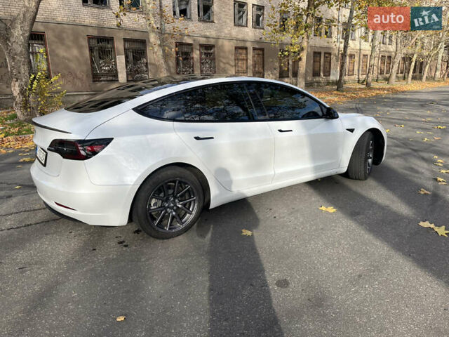 Білий Тесла Модель 3, об'ємом двигуна 0 л та пробігом 220 тис. км за 17800 $, фото 2 на Automoto.ua