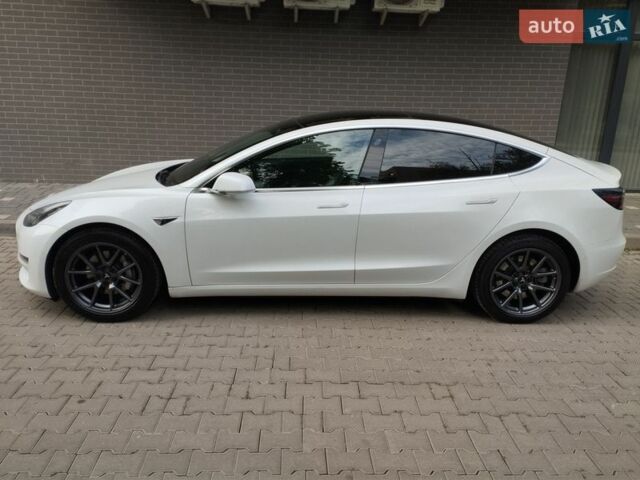 Белый Тесла Модель 3, объемом двигателя 0 л и пробегом 254 тыс. км за 15200 $, фото 3 на Automoto.ua