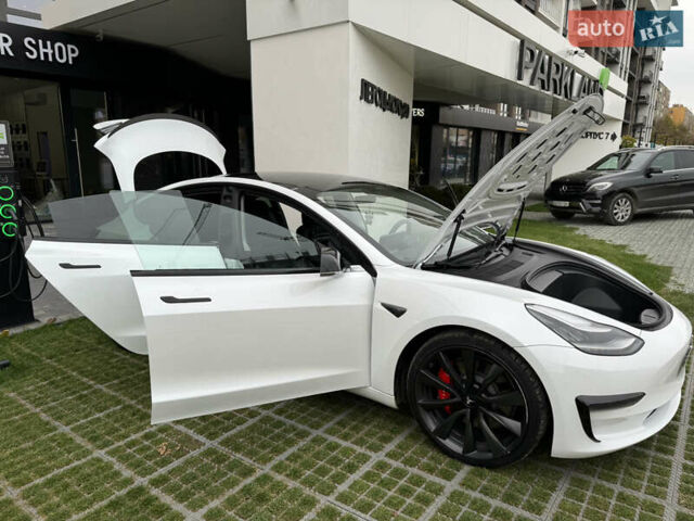 Білий Тесла Модель 3, об'ємом двигуна 0 л та пробігом 65 тис. км за 35000 $, фото 9 на Automoto.ua