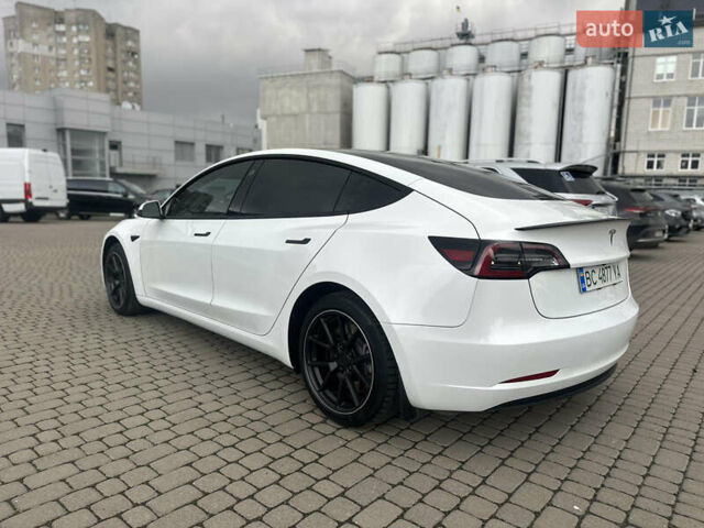 Белый Тесла Модель 3, объемом двигателя 0 л и пробегом 164 тыс. км за 16900 $, фото 2 на Automoto.ua