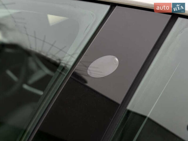 Белый Тесла Модель 3, объемом двигателя 0 л и пробегом 105 тыс. км за 14999 $, фото 10 на Automoto.ua