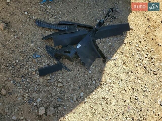 Белый Тесла Модель 3, объемом двигателя 0 л и пробегом 86 тыс. км за 4500 $, фото 11 на Automoto.ua