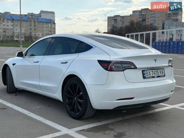 Білий Тесла Модель 3, об'ємом двигуна 0 л та пробігом 393 тис. км за 12200 $, фото 1 на Automoto.ua