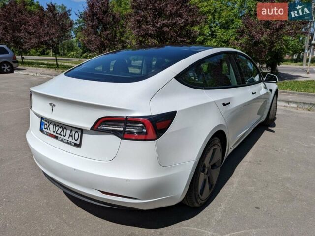Білий Тесла Модель 3, об'ємом двигуна 0 л та пробігом 68 тис. км за 18300 $, фото 10 на Automoto.ua