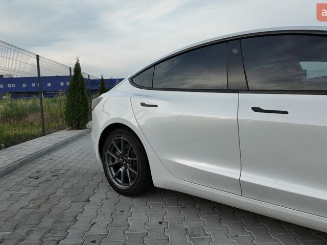 Белый Тесла Модель 3, объемом двигателя 0 л и пробегом 152 тыс. км за 15500 $, фото 25 на Automoto.ua