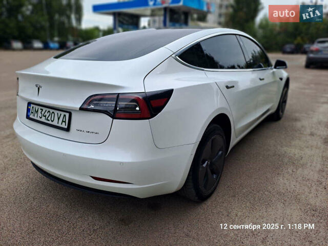 Білий Тесла Модель 3, об'ємом двигуна 0 л та пробігом 90 тис. км за 20000 $, фото 2 на Automoto.ua