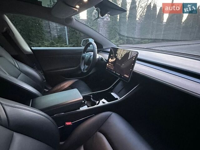 Белый Тесла Модель 3, объемом двигателя 0 л и пробегом 112 тыс. км за 15100 $, фото 23 на Automoto.ua